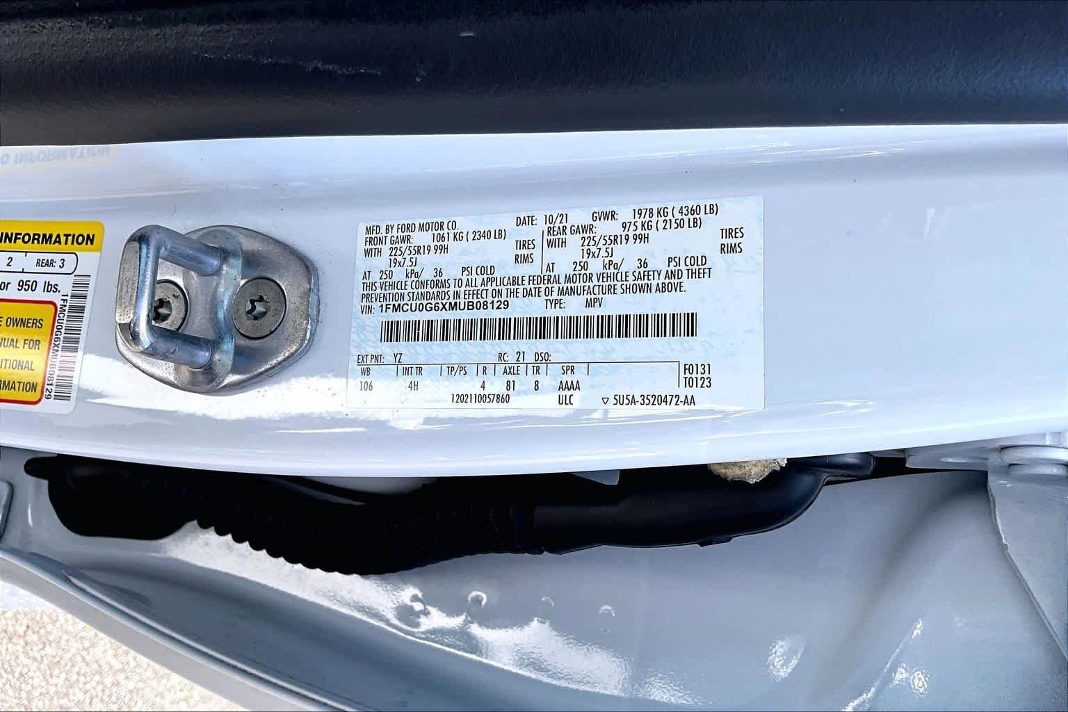 Used 2021 Ford Escape SE w/ SE Sport Appearance Package FWD image 32