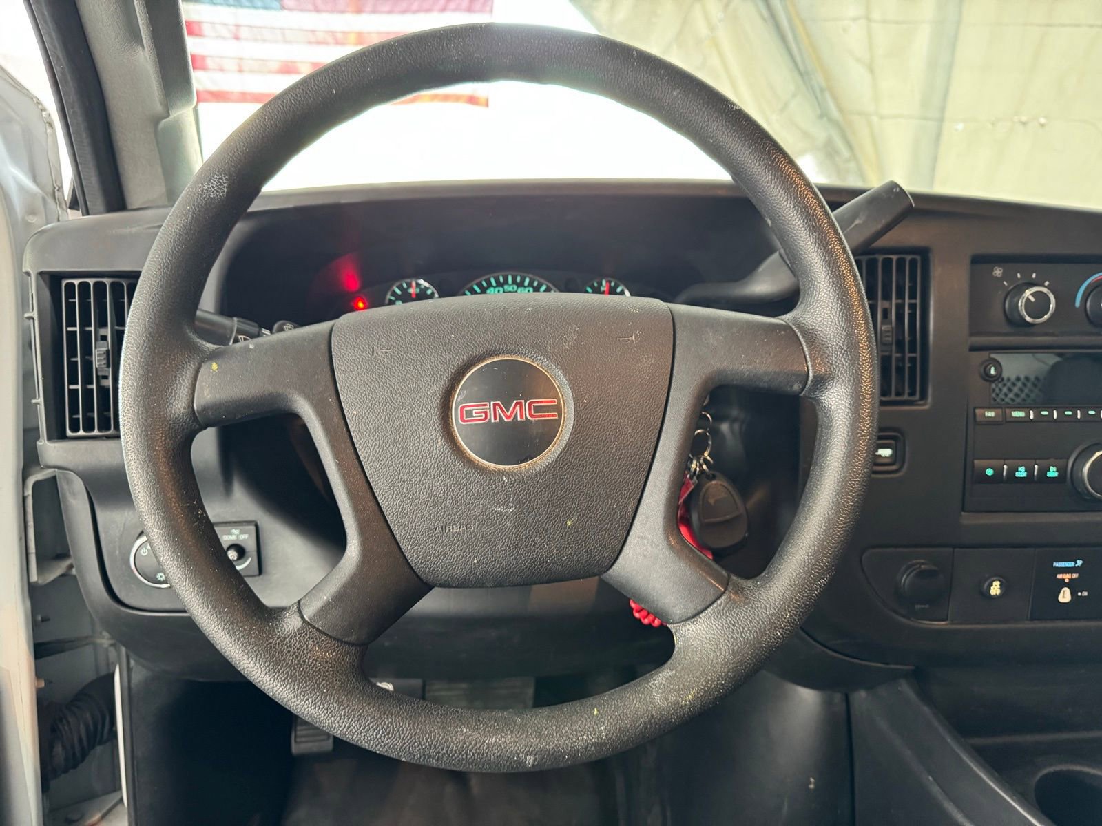 Used 2018 GMC Savana 2500 RWD image 17