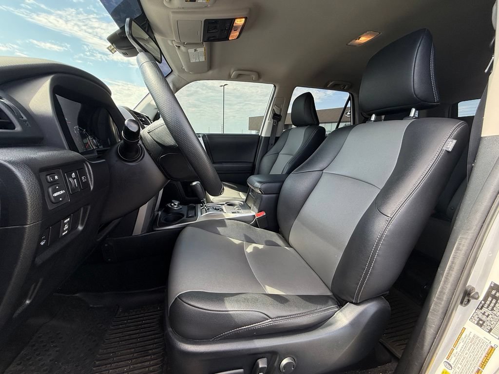 Used 2020 Toyota 4Runner SR5 Premium AWD/4WD image 21