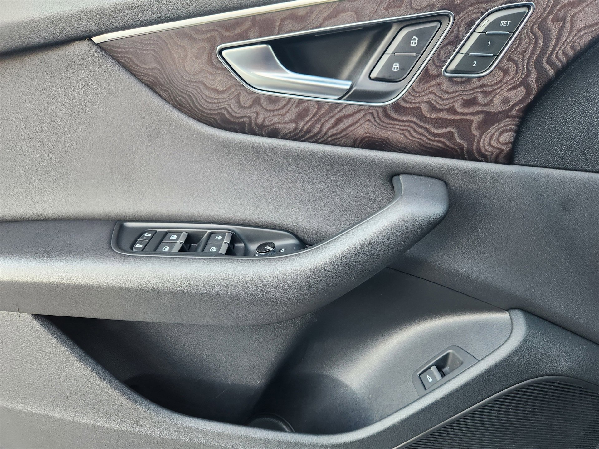 Used 2020 Audi Q8 Prestige w/ Prestige Package image 22