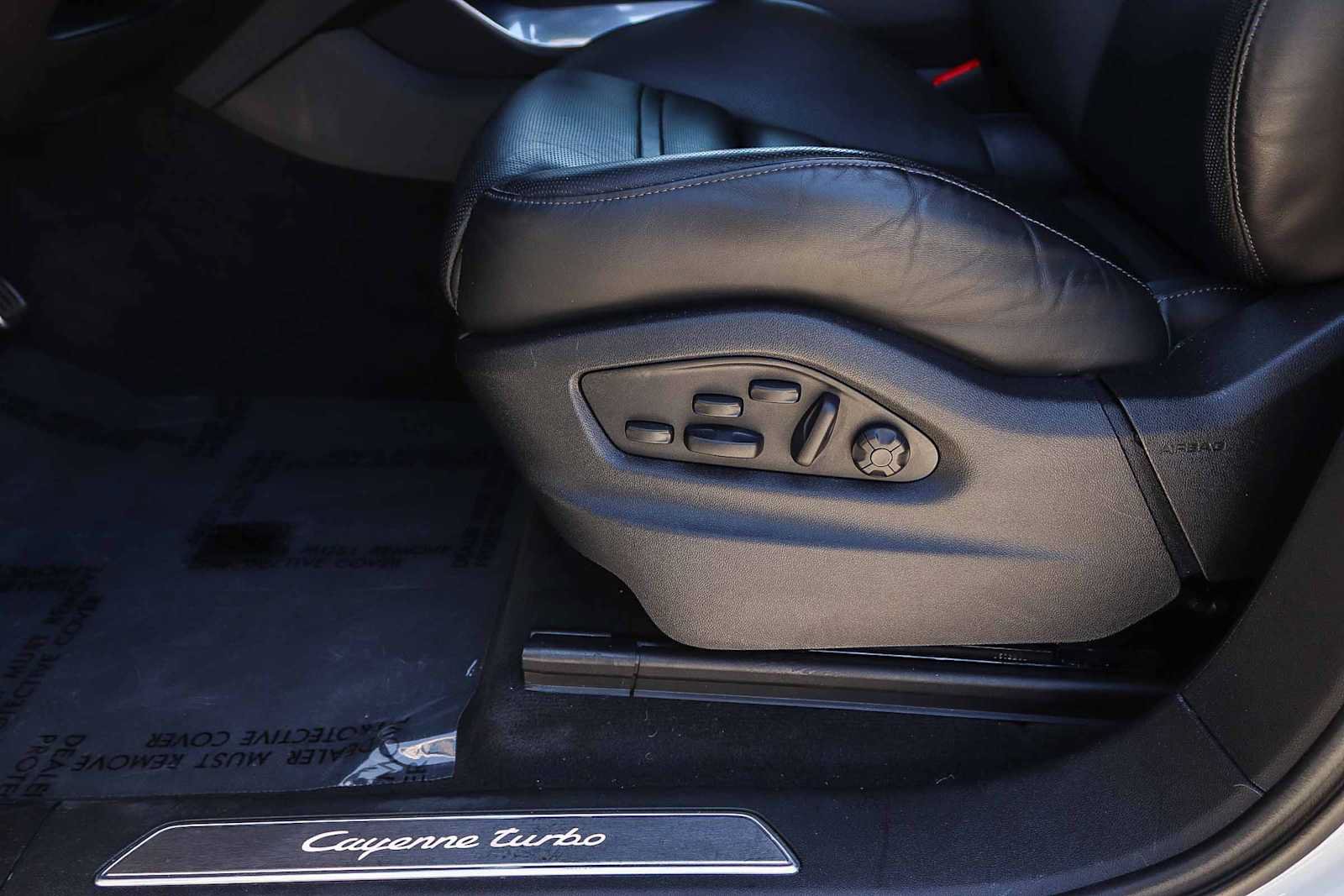 Used 2023 Porsche Cayenne Turbo AWD/4WD image 20