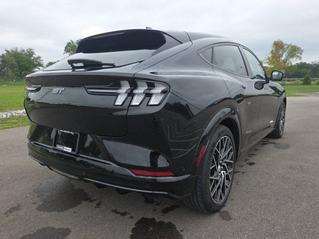 Used 2023 Ford Mustang Mach-E GT w/ GT Performance Edition AWD/4WD image 7
