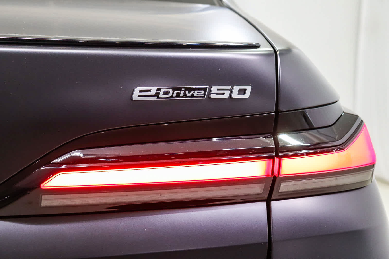 Used 2025 BMW i7 eDrive50 w/ M Sport Package RWD image 11