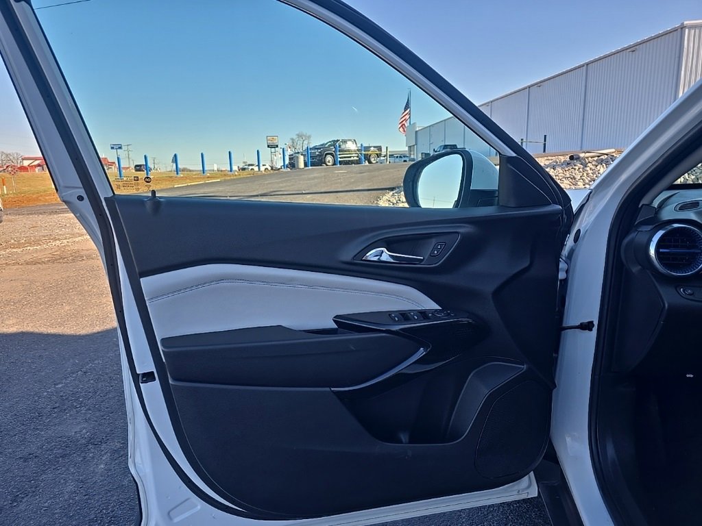 Used 2024 Chevrolet Trax LT image 11