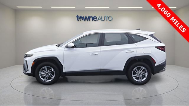Used 2025 Hyundai Tucson SE AWD/4WD image 4