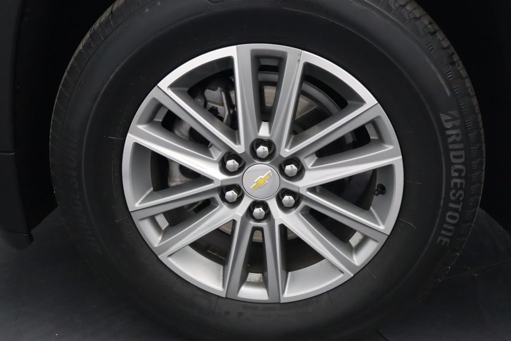 Used 2023 Chevrolet Traverse LT FWD image 14