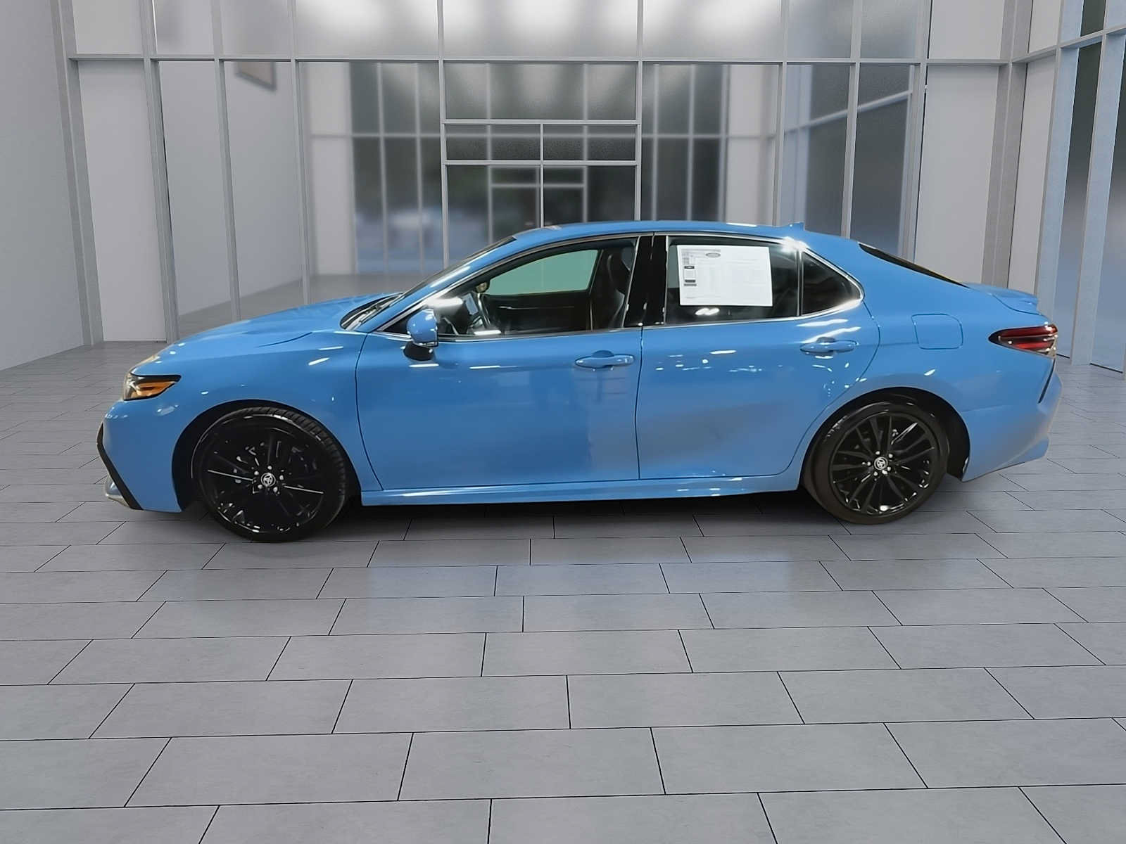 Used 2023 Toyota Camry XSE FWD image 5