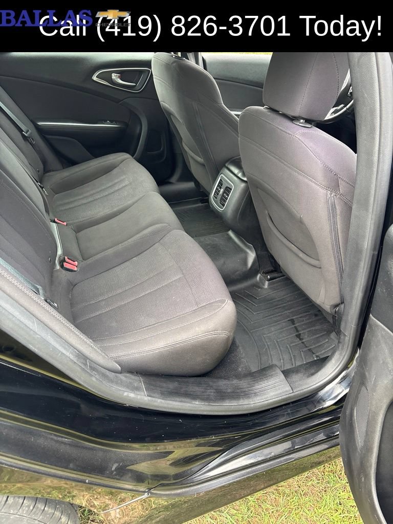 Used 2015 Chrysler 200 Limited w/ Convenience Group FWD image 8