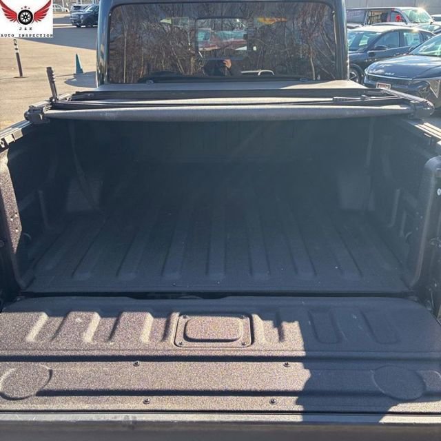 Used 2021 Jeep Gladiator Overland image 11