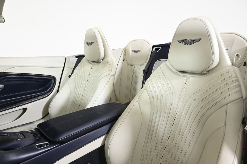 Used 2022 Aston Martin DB11 Volante image 17