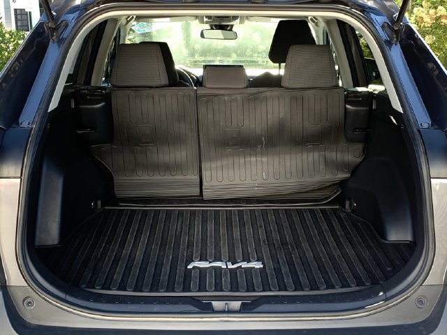Used 2022 Toyota RAV4 LE AWD/4WD image 38