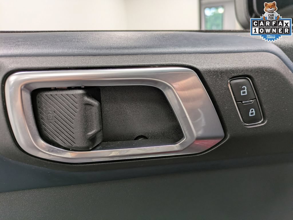 Used 2025 Ford Bronco Heritage Edition AWD/4WD image 12
