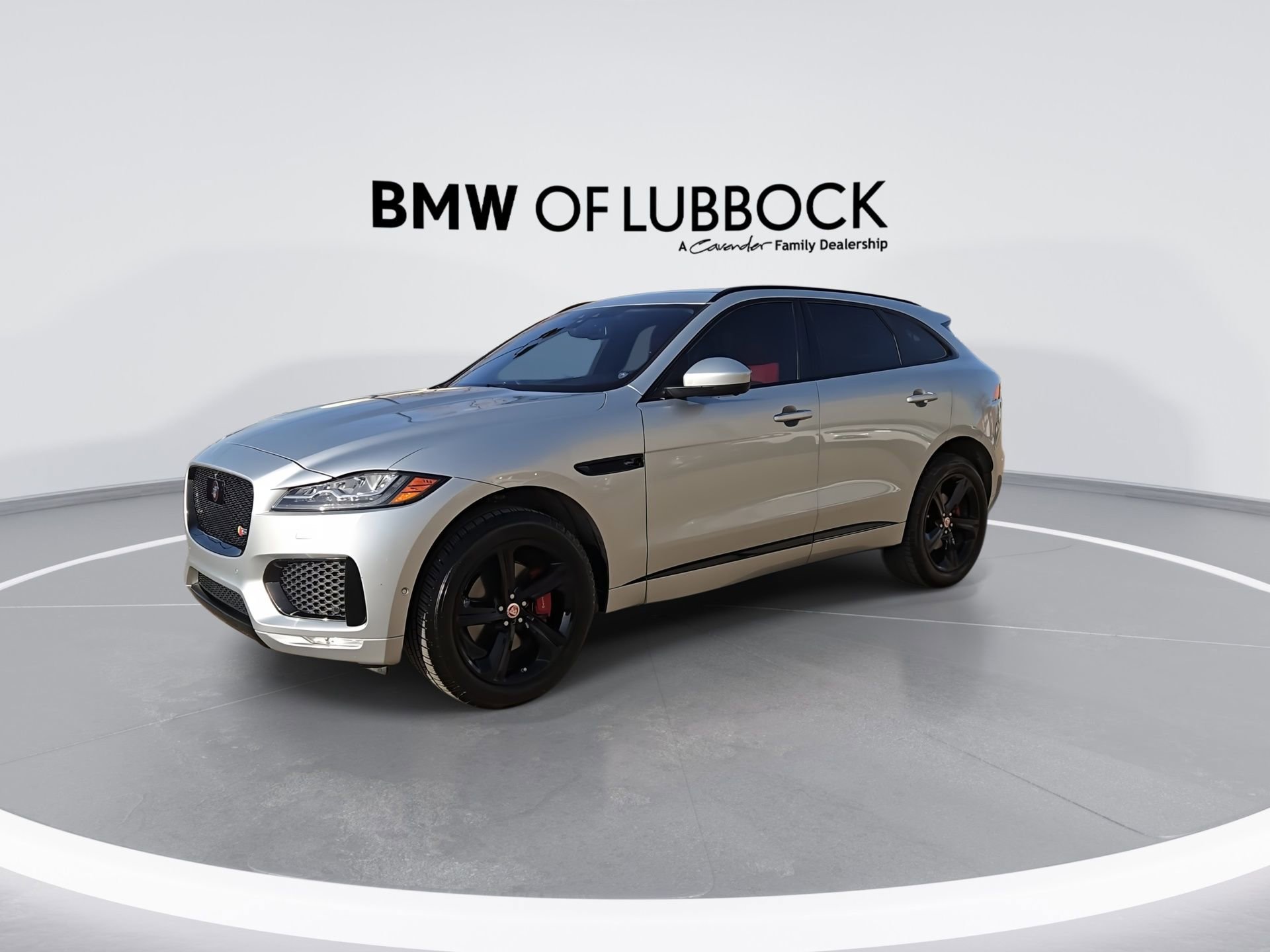 Used 2017 Jaguar F-PACE S image 4