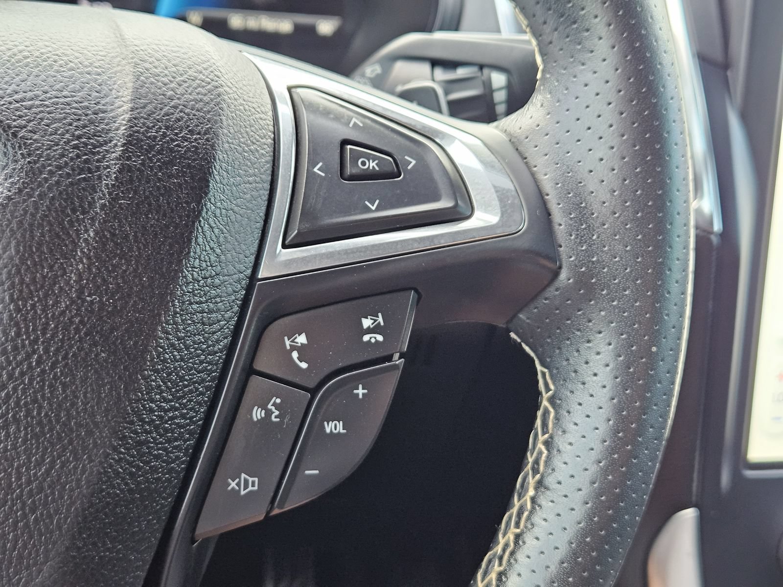 Used 2023 Ford Edge ST AWD/4WD image 26