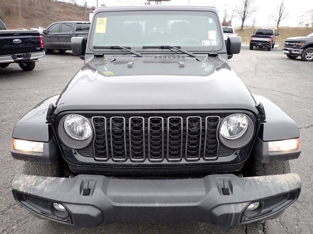 Used 2024 Jeep Gladiator Sport image 8