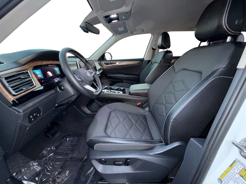 Used 2025 Volkswagen Atlas SE image 9