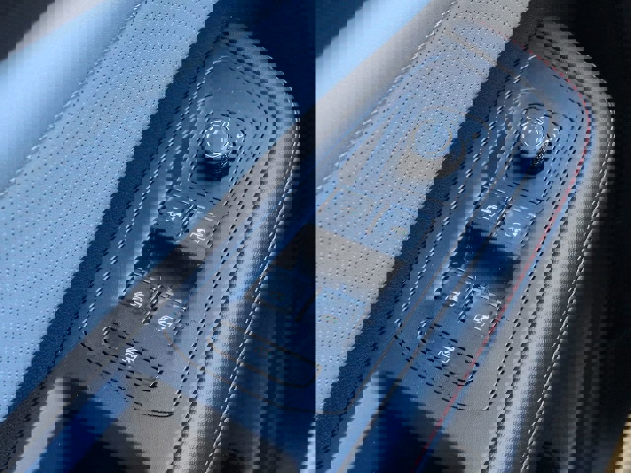 Used 2024 Volkswagen Atlas Peak Edition SE image 22