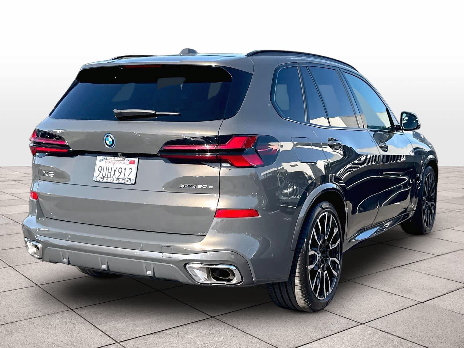 Used 2026 BMW X5 xDrive50e w/ M Sport Package AWD/4WD image 9
