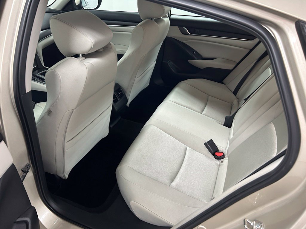 Used 2018 Honda Accord EX image 15