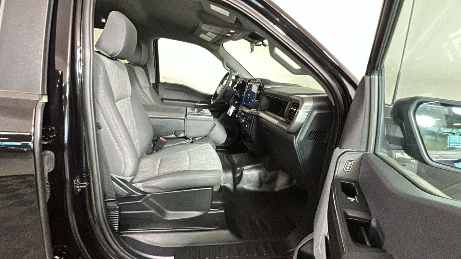 Used 2024 Ford F150 XL w/ Equipment Group 103A High AWD/4WD image 35