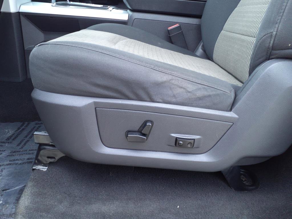 Used 2012 RAM 1500 Classic SLT w/ Luxury Group image 19