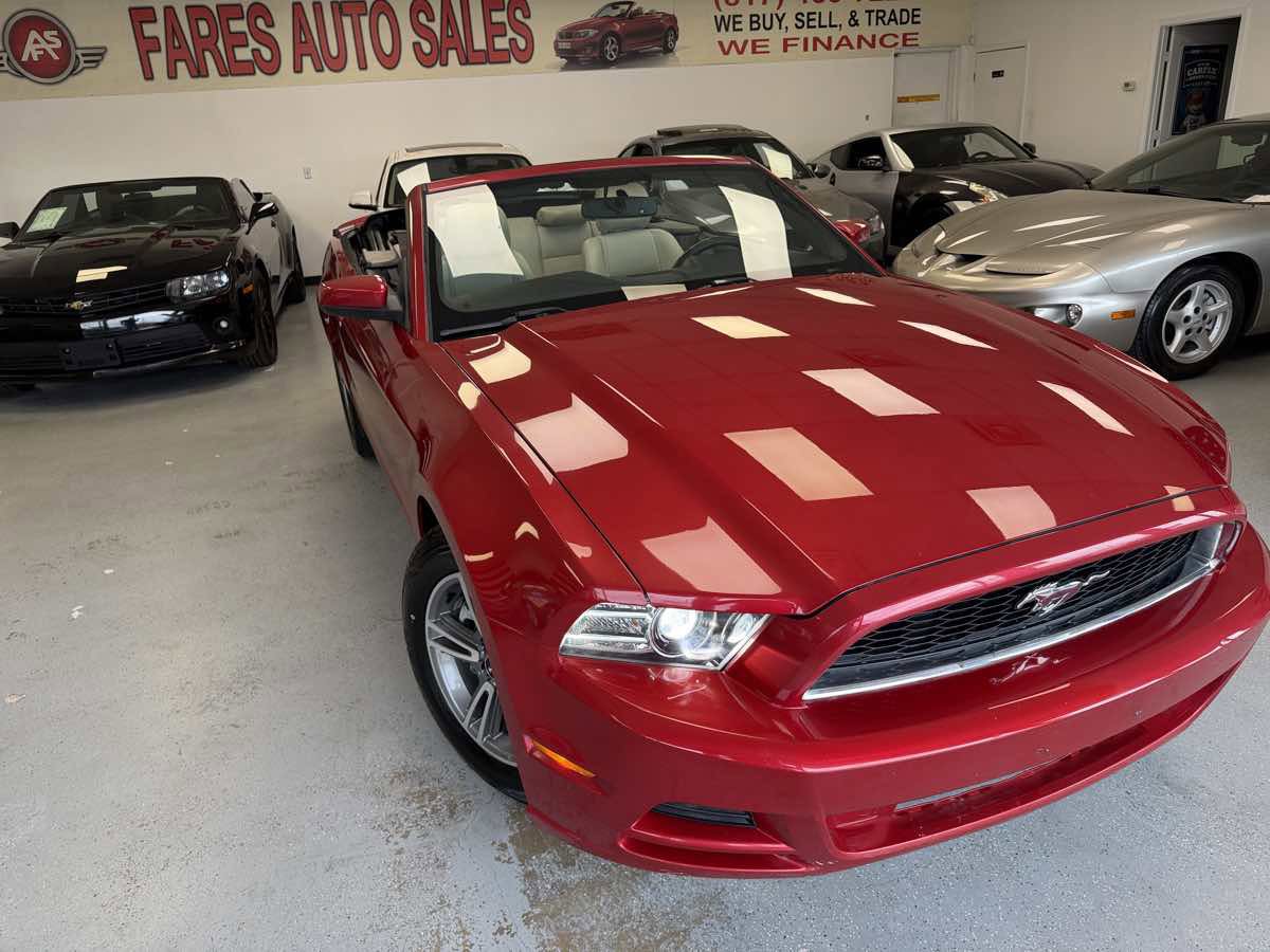 Used 2013 Ford Mustang Premium RWD image 15