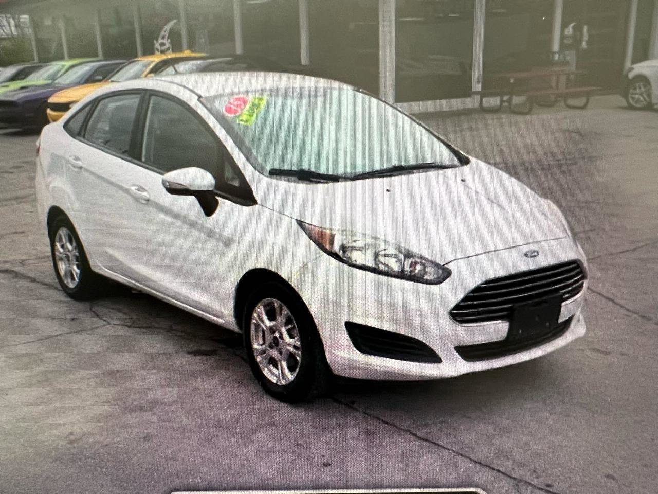 Used 2015 Ford Fiesta SE FWD image 3