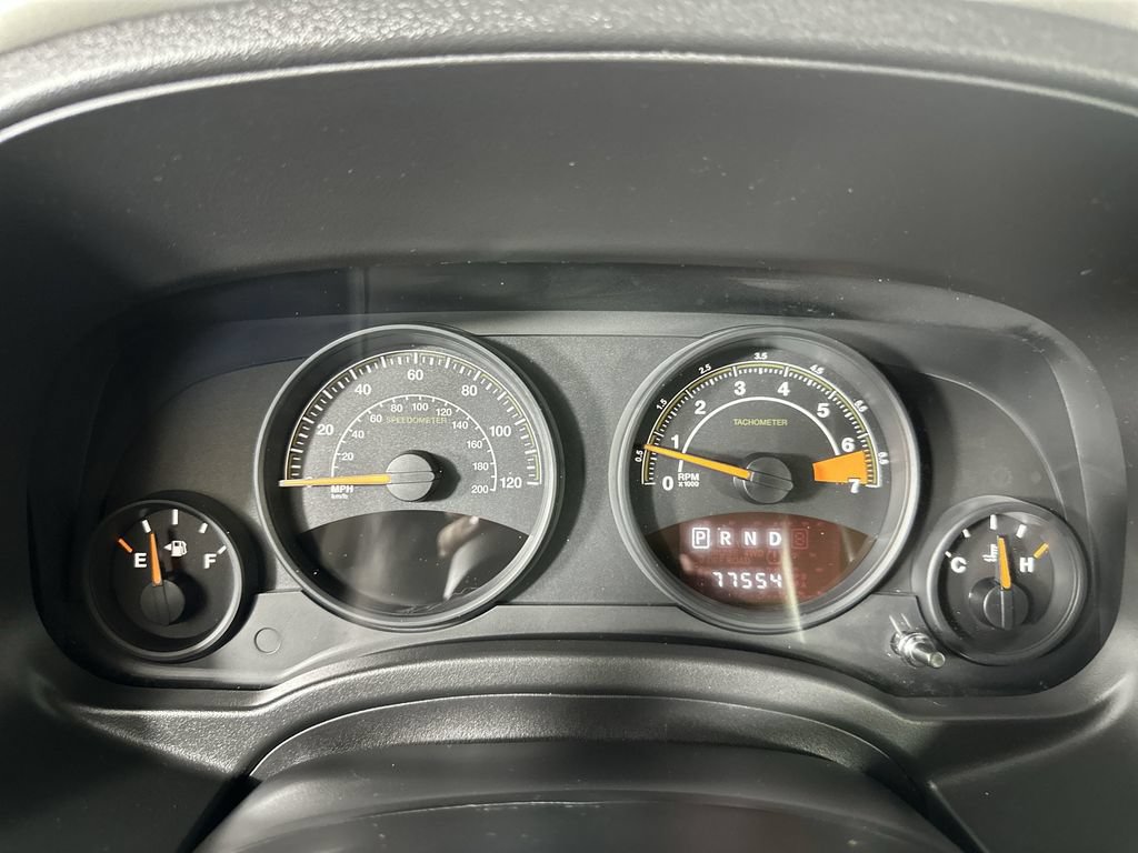 Used 2014 Jeep Patriot Latitude AWD/4WD image 14