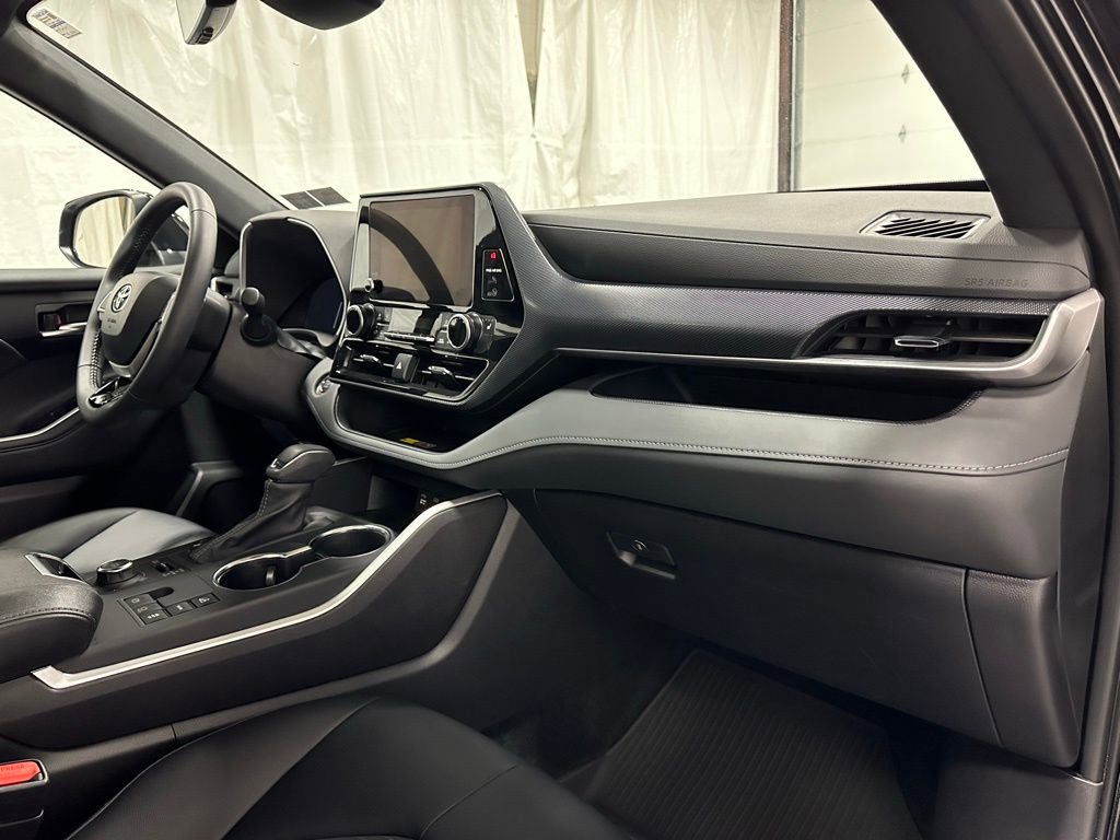 Used 2025 Toyota Highlander XSE AWD/4WD image 68