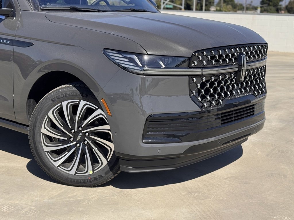 New 2025 Lincoln Navigator Black Label image 3