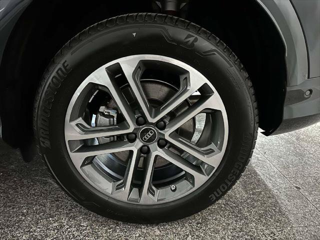 Used 2025 Audi Q5 Premium w/ 19" Wheel Package AWD/4WD image 7