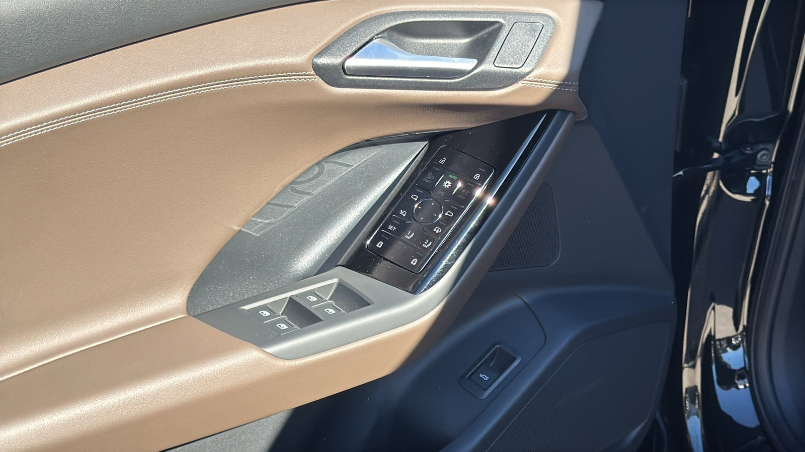 New 2025 Audi Q6 e-tron Premium AWD/4WD image 13