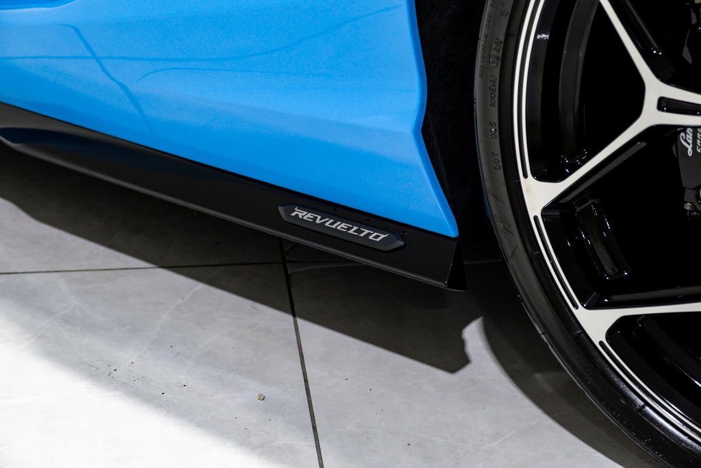 Used 2024 Lamborghini Revuelto image 43