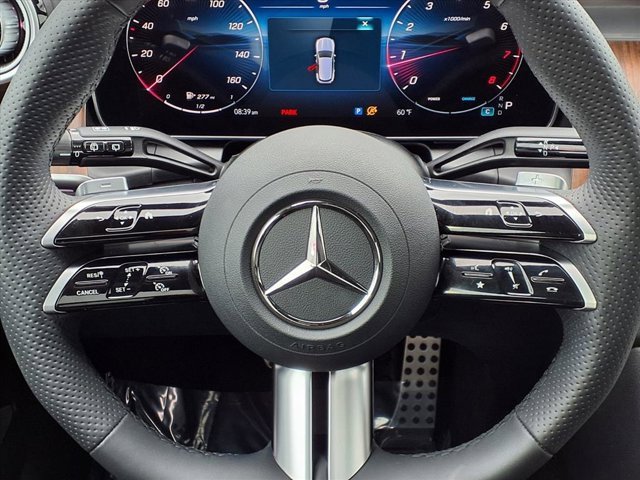 Used 2025 Mercedes-Benz GLC 300 image 9