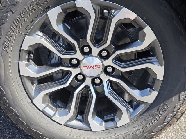 New 2026 GMC Canyon Denali w/ LPO, Black Badging Package AWD/4WD image 13