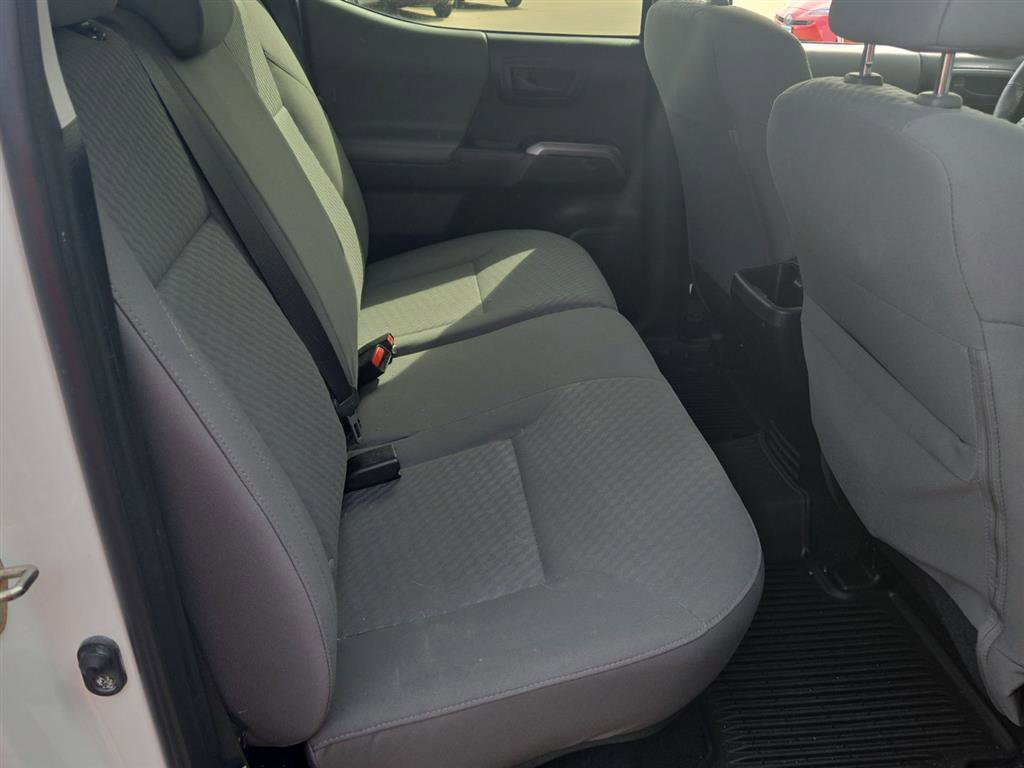 Used 2020 Toyota Tacoma SR5 AWD/4WD image 4