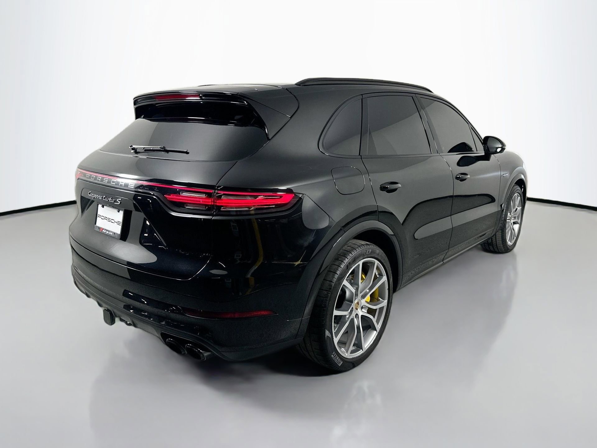 Certified 2023 Porsche Cayenne Turbo S image 7