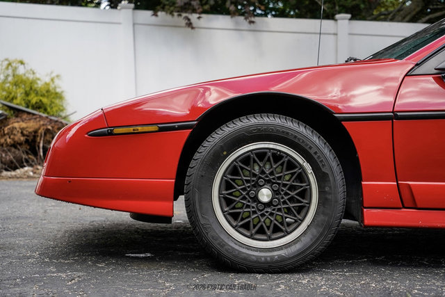 Used 1988 Pontiac Fiero GT RWD image 4