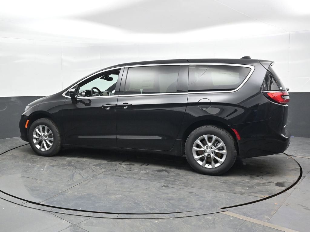New 2026 Chrysler Pacifica Select AWD/4WD image 7