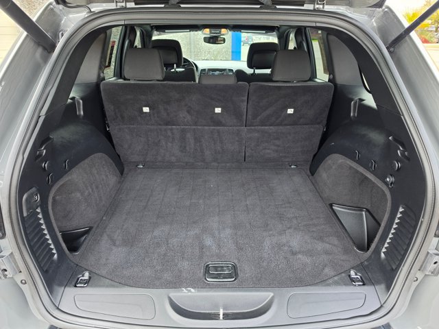 Used 2019 Jeep Grand Cherokee Laredo AWD/4WD image 15