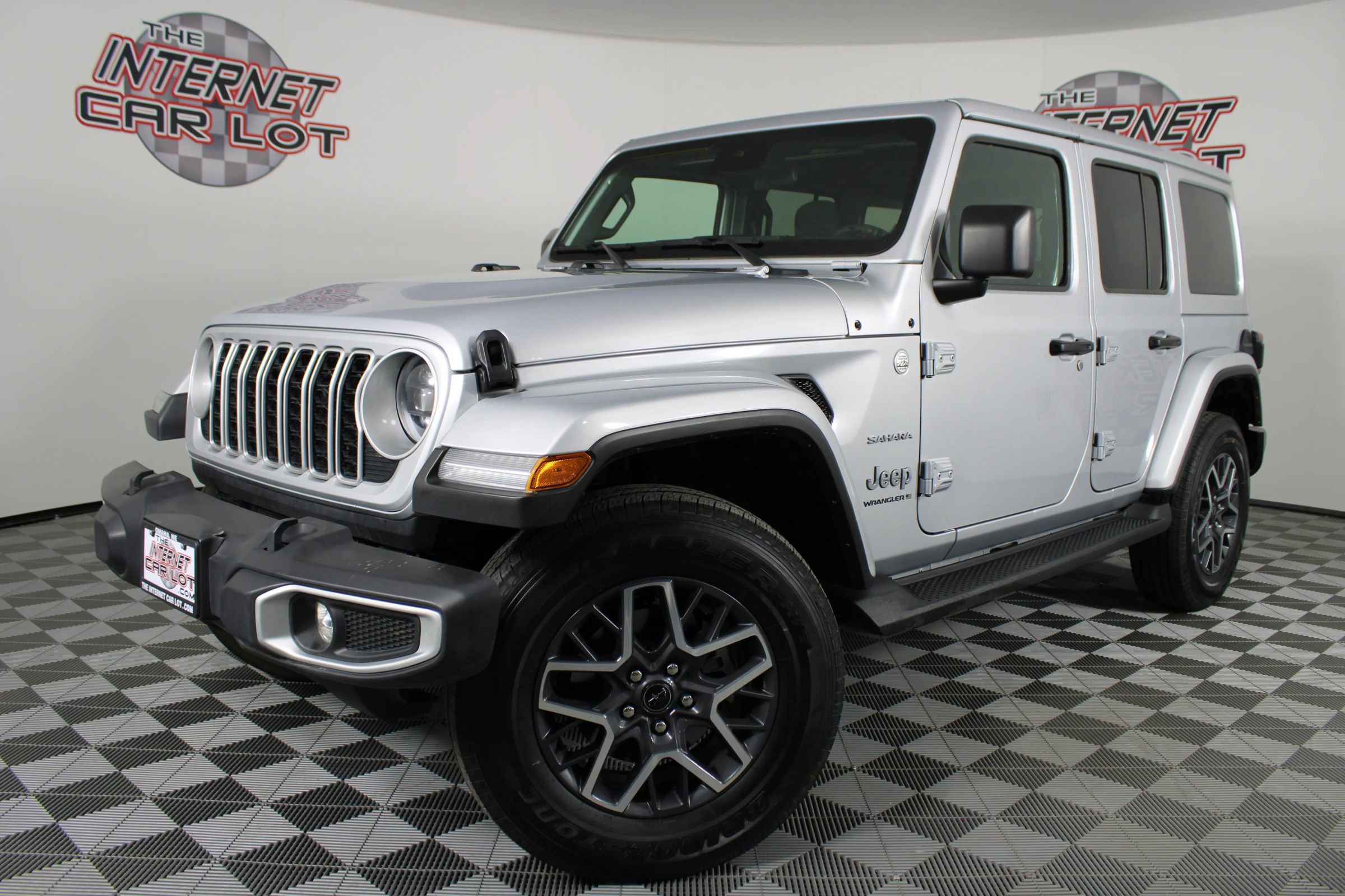 Used 2024 Jeep Wrangler Unlimited Sahara image 1