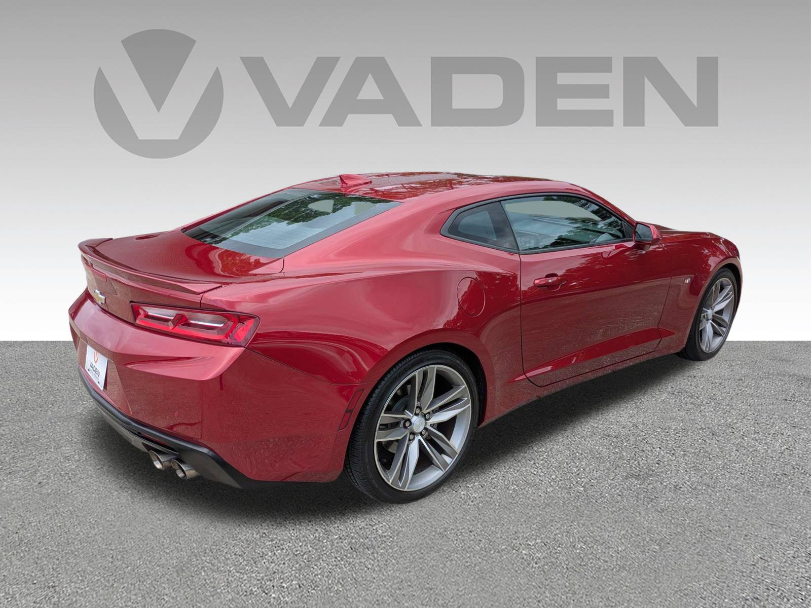 Used 2018 Chevrolet Camaro LT RWD image 23