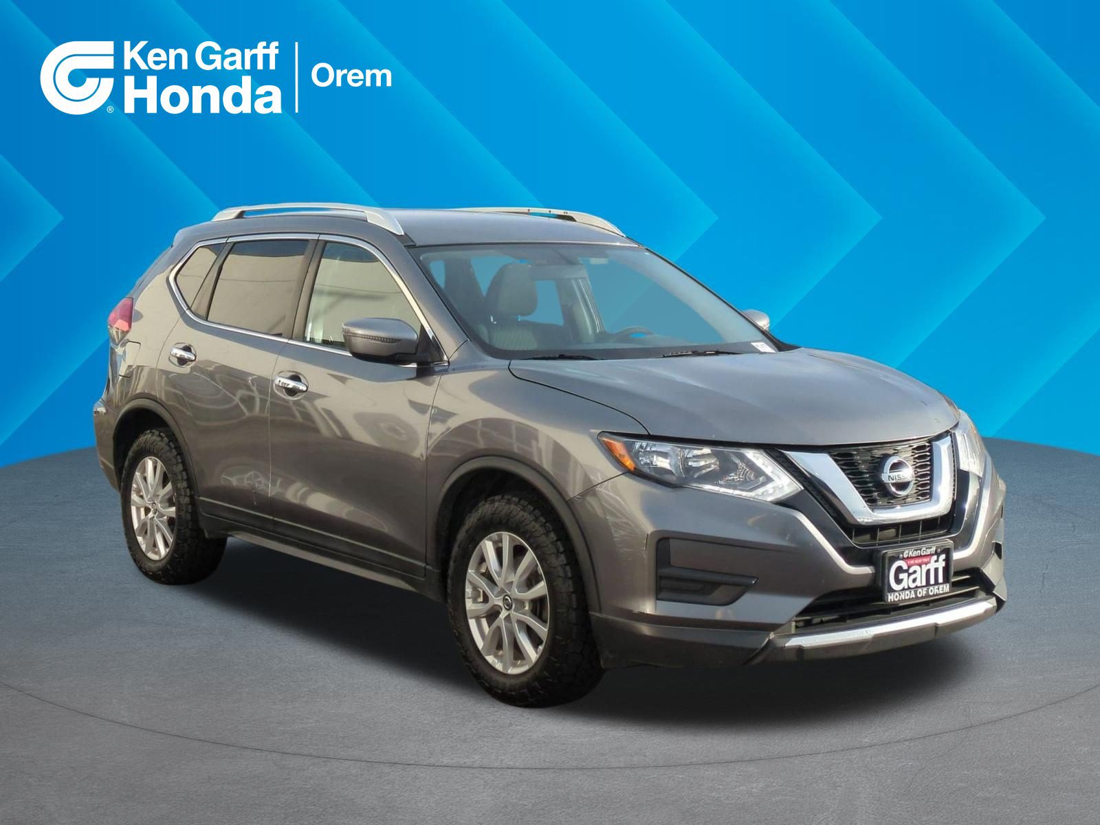 Used 2017 Nissan Rogue SV image 1