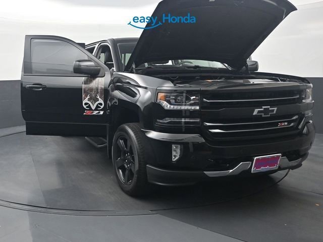 Used 2017 Chevrolet Silverado 1500 LTZ Z71 w/ Realtree Edition AWD/4WD image 35