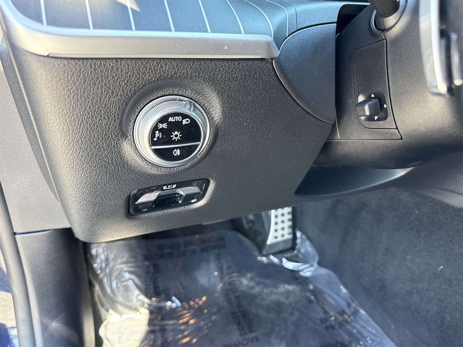 Used 2023 Mercedes-Benz C 300 Sedan image 35