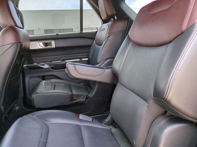 Used 2023 Ford Explorer Platinum w/ Technology Package AWD/4WD image 14