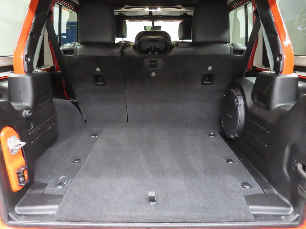 Used 2023 Jeep Wrangler Unlimited Sahara image 34