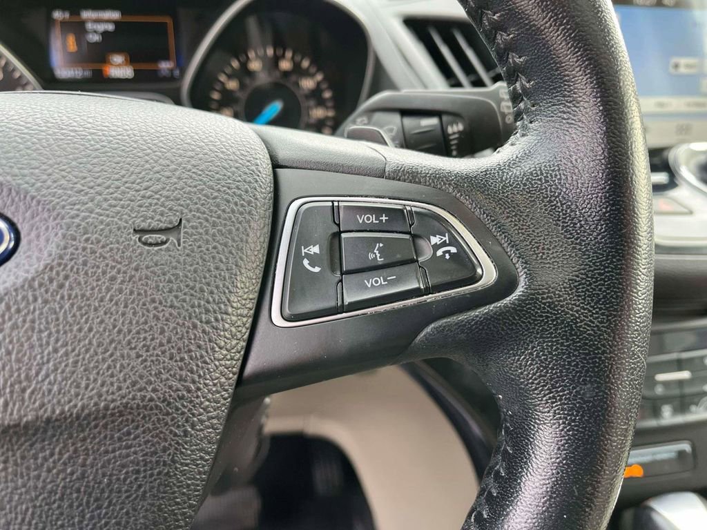 Used 2017 Ford Escape Titanium image 23