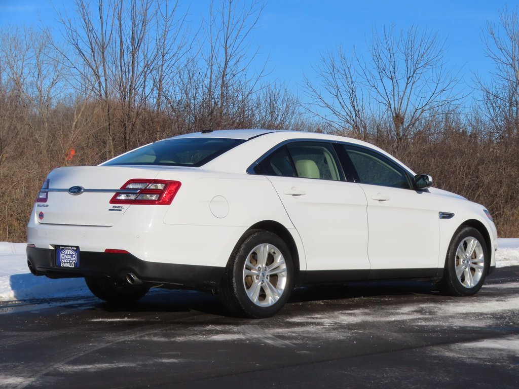 Used 2013 Ford Taurus SEL image 3
