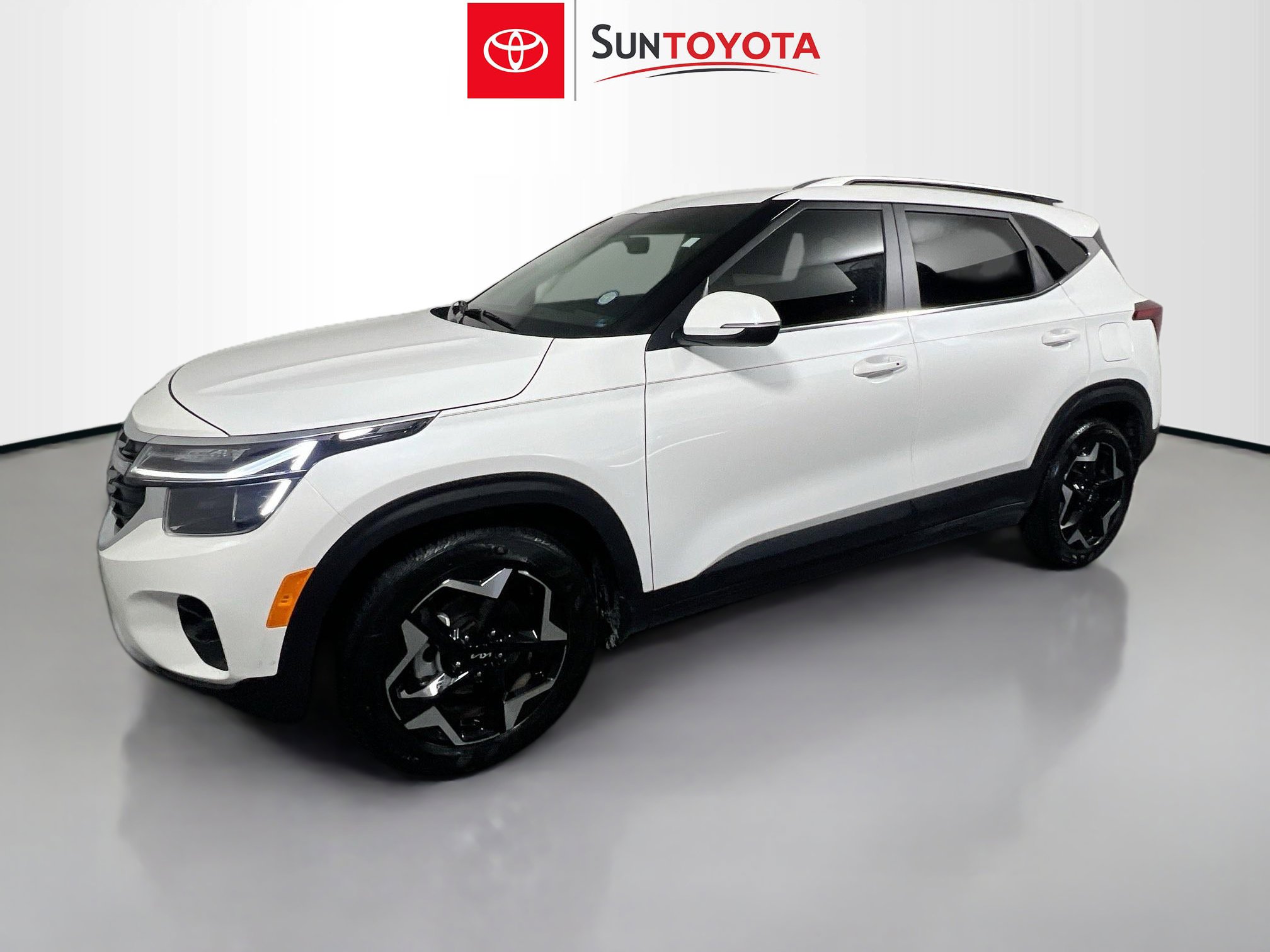 Used 2024 Kia Seltos EX image 9